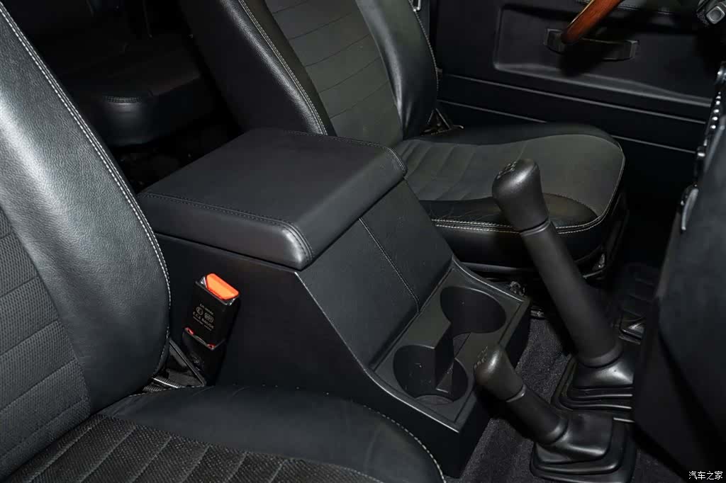 Land Rover Defender, 2015 14