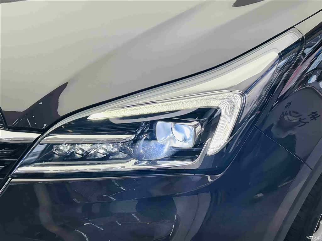 Buick Envision Plus, 2021 11