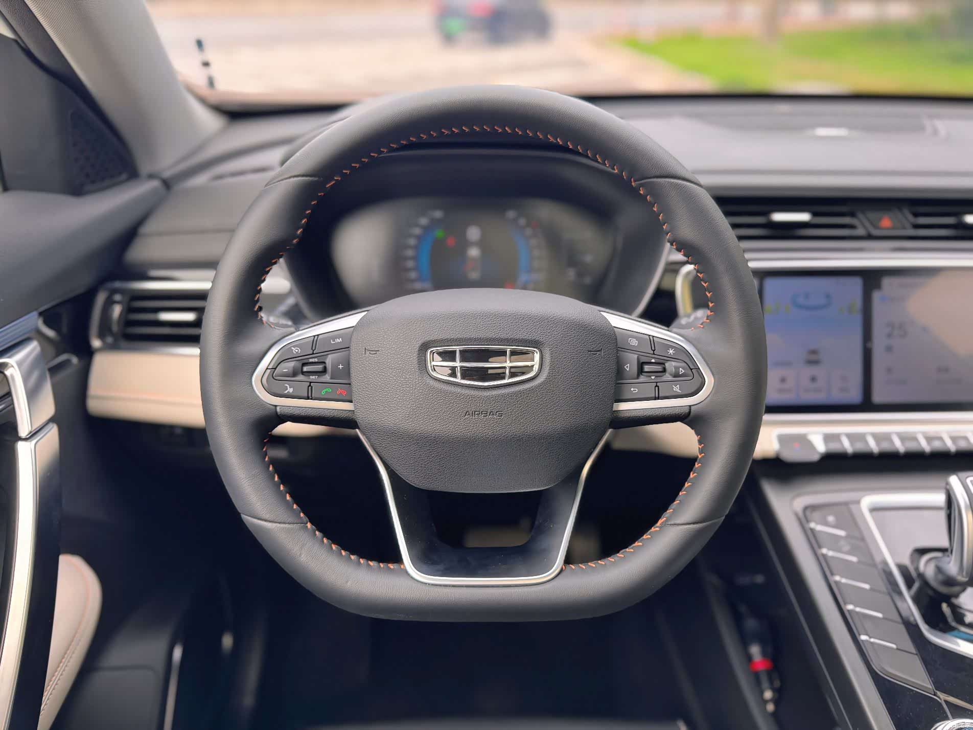 Geely Boyue, 2022 10