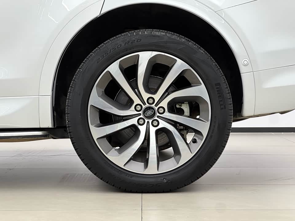 Land Rover Discover sources for sports