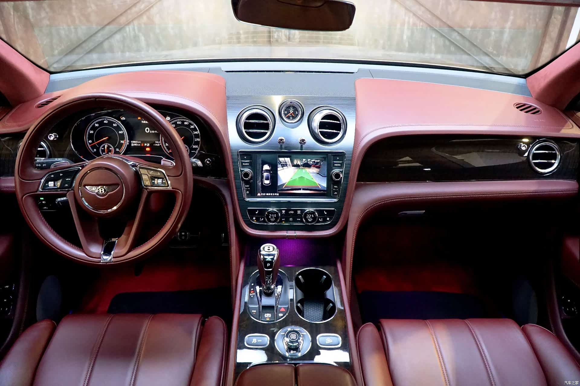 Bentley Bentayga, 2019 17