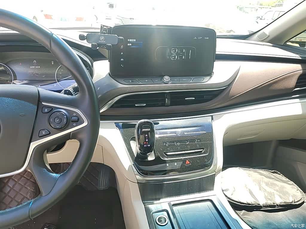 Buick GL8, 2021 13