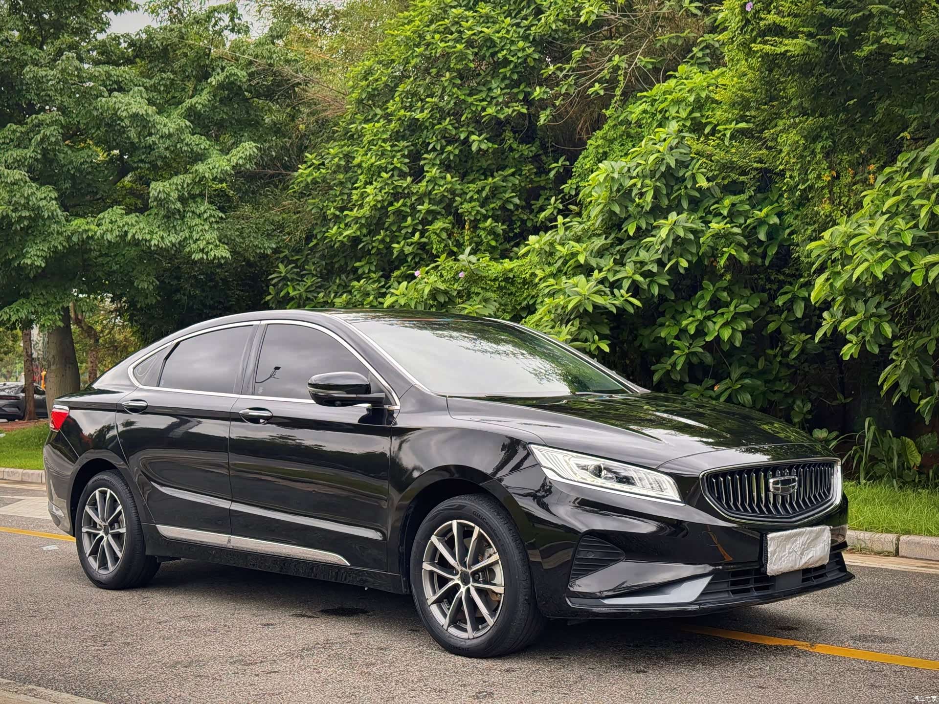 Geely +, 2022 все фото