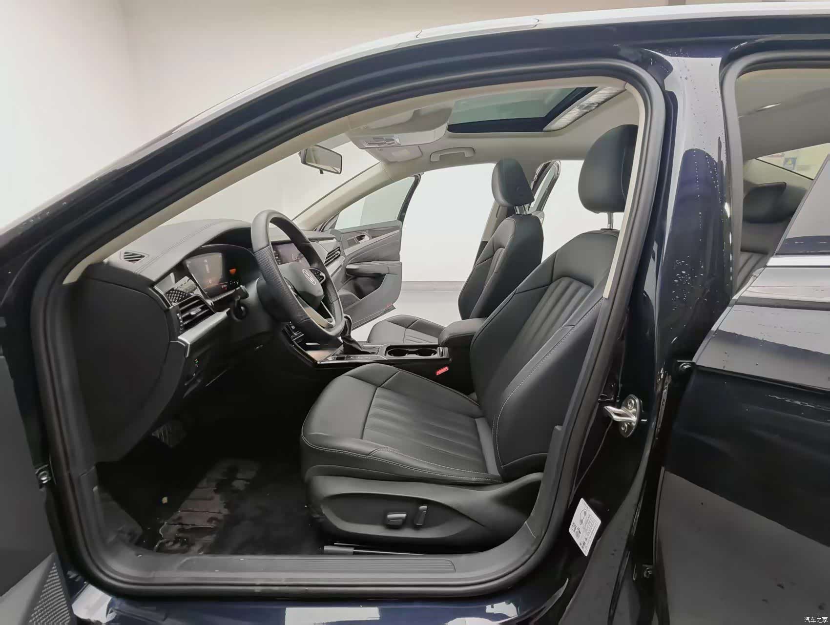 Volkswagen Passat, 2022 9