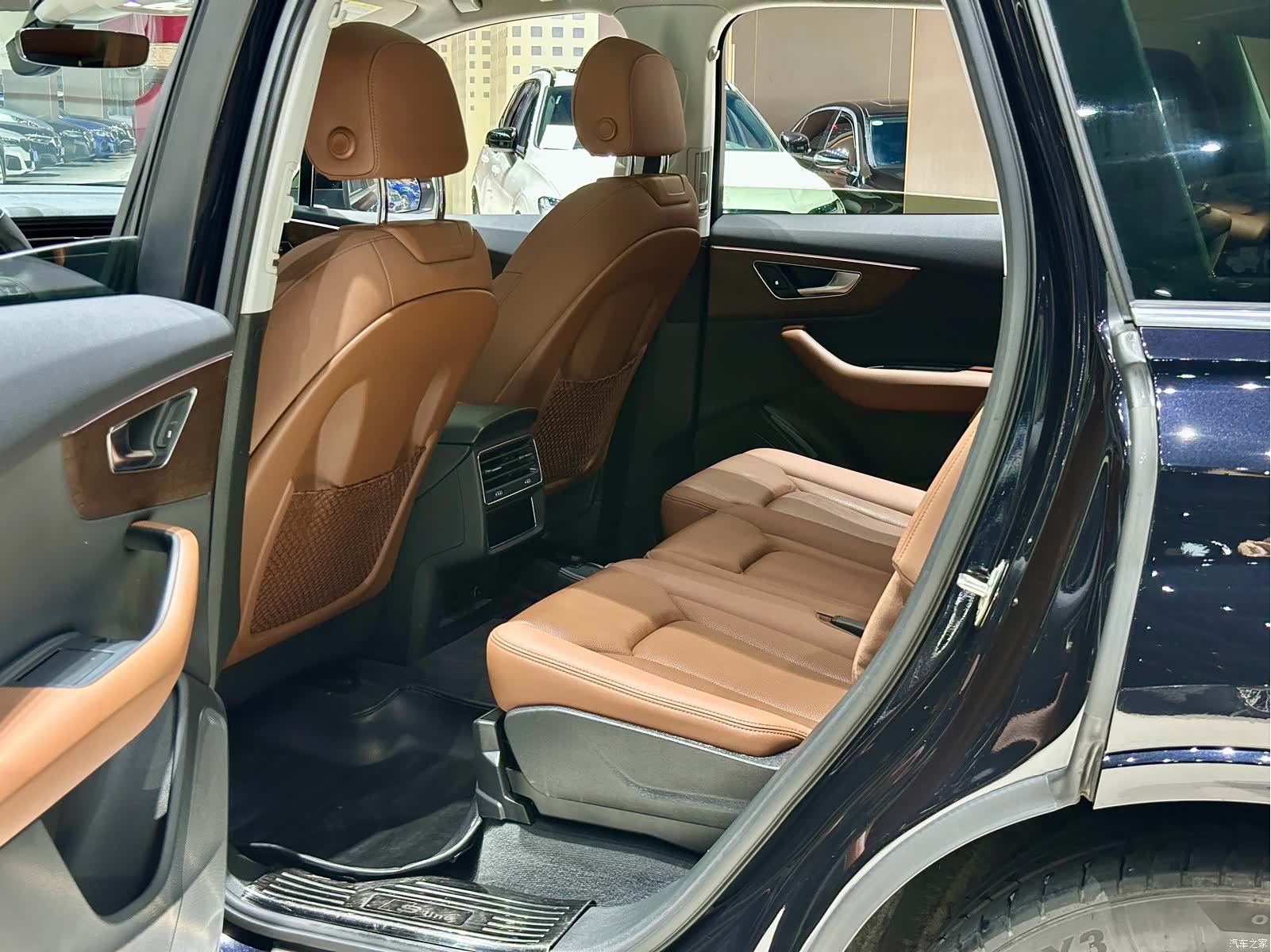 Audi Q7, 2022 все фото
