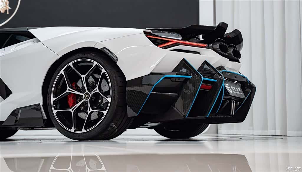 Lamborghini Revuelto, 2025 19