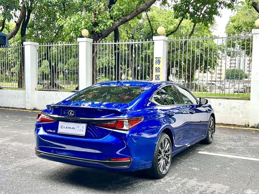 Lexus ES, 2020 7