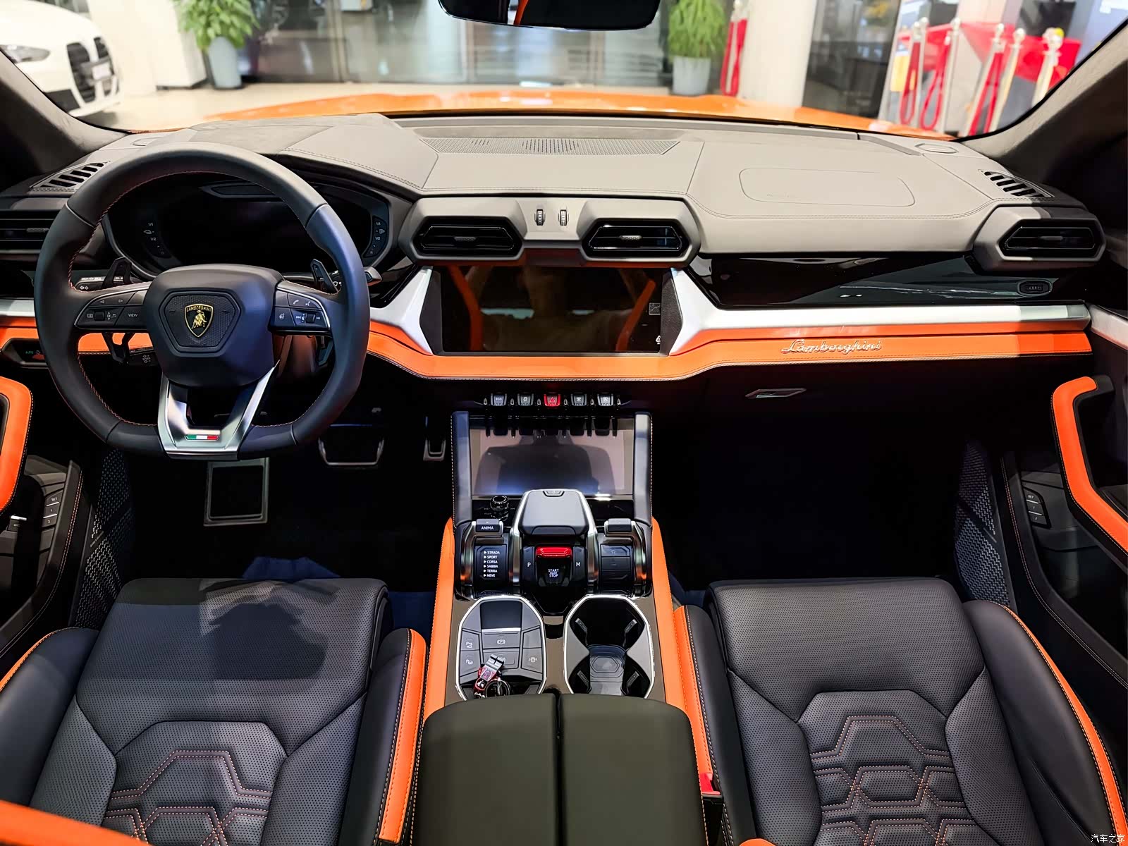 Lamborghini Urus, 2025 23