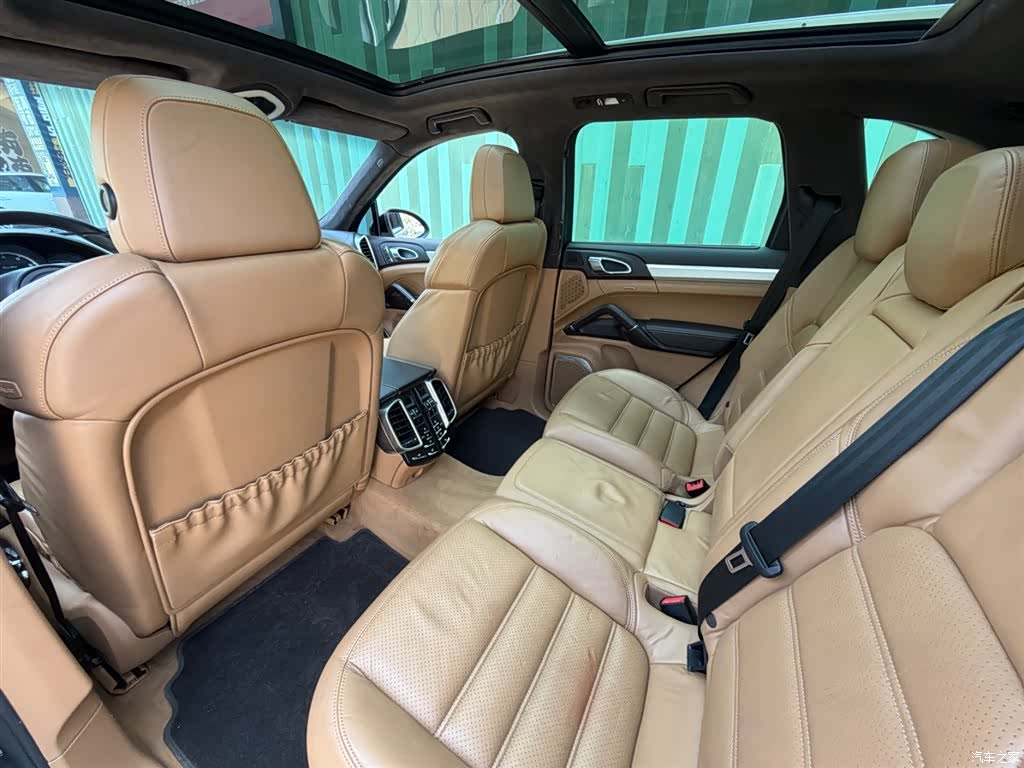 Porsche Cayenne, 2011 8
