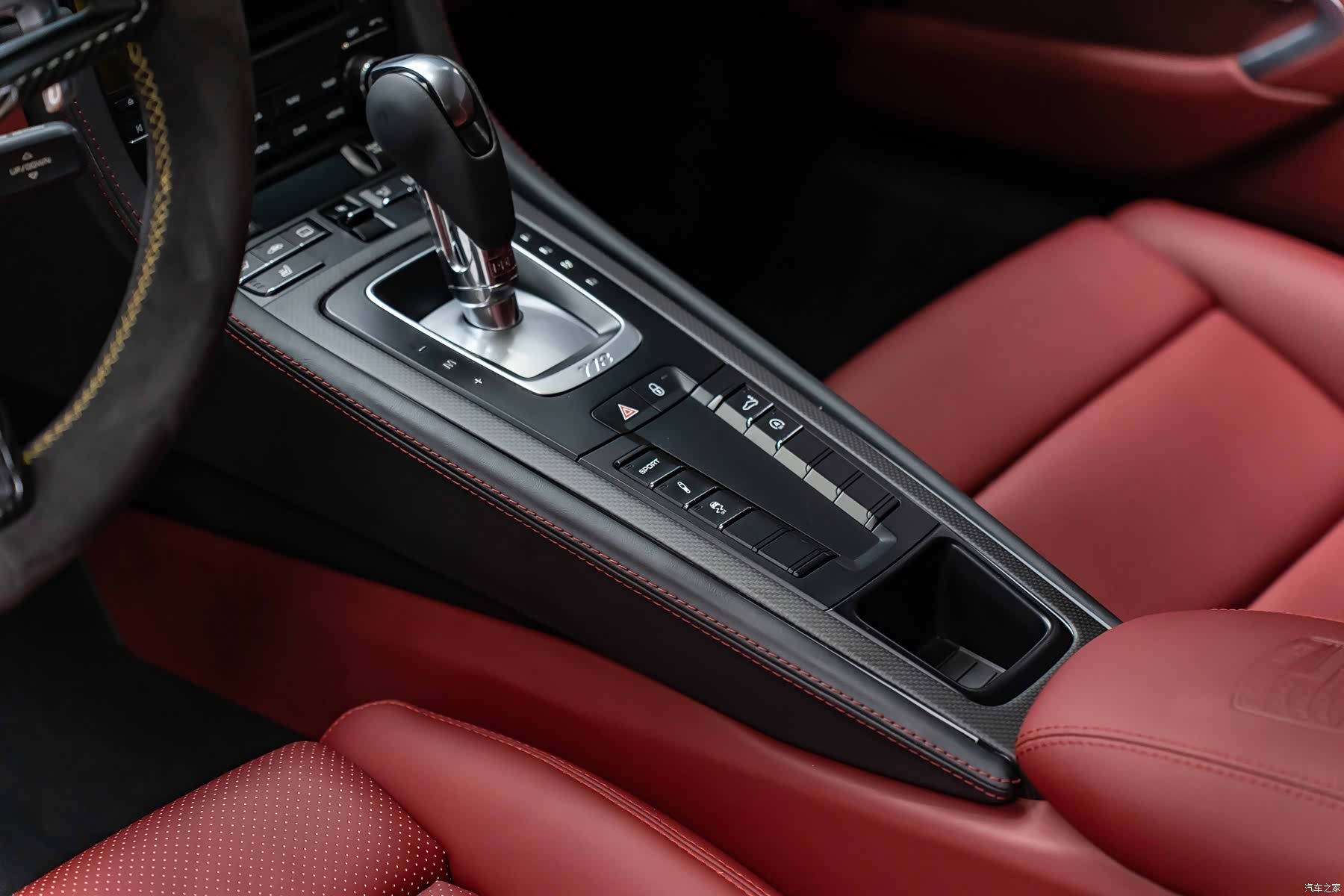 Porsche Cayman, 2018 11