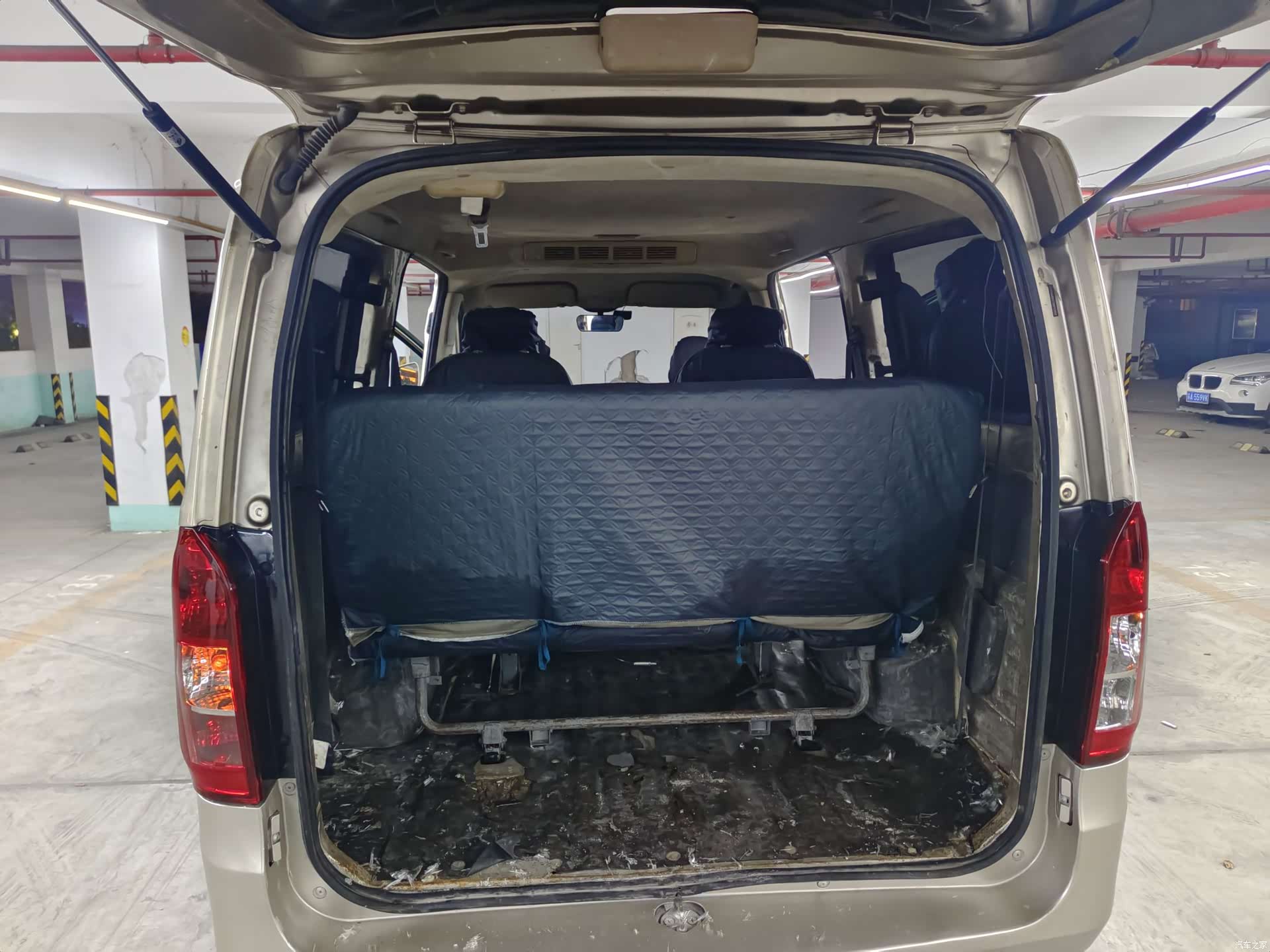 Wuling V, 2016 11