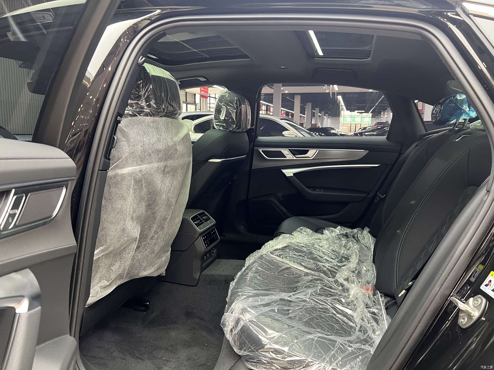 Audi A6L, 2026 12