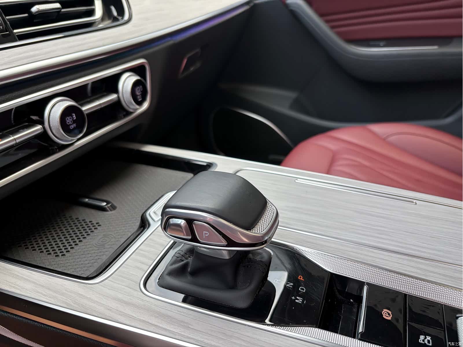 Hongqi HS5, 2024 8