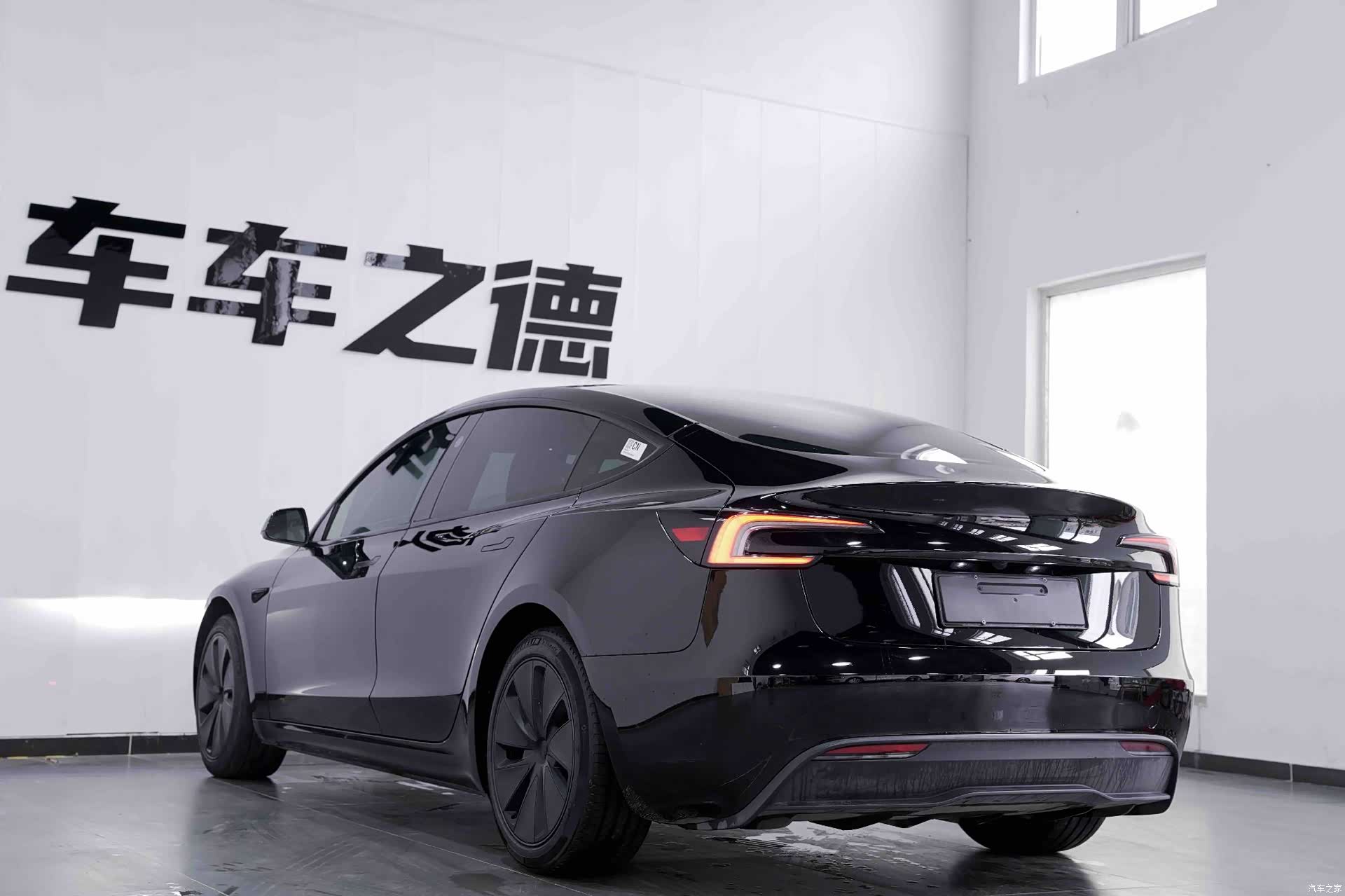 Tesla Model 3, 2024 16