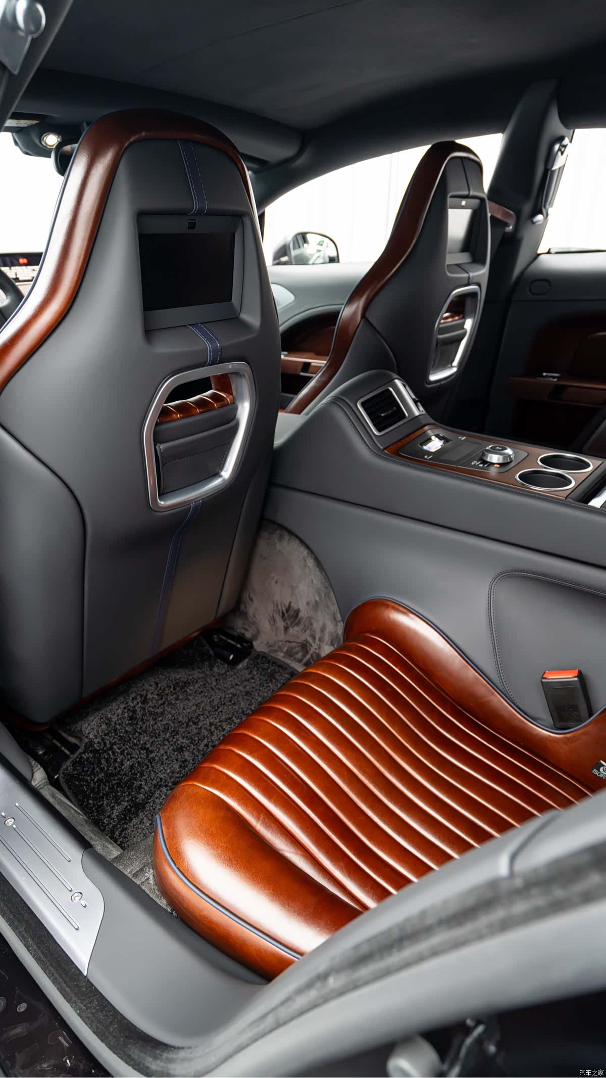 Aston Martin Rapide, 2013 18