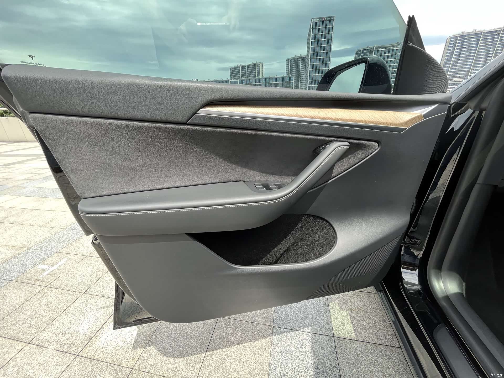 Tesla Model Y, 2021 10