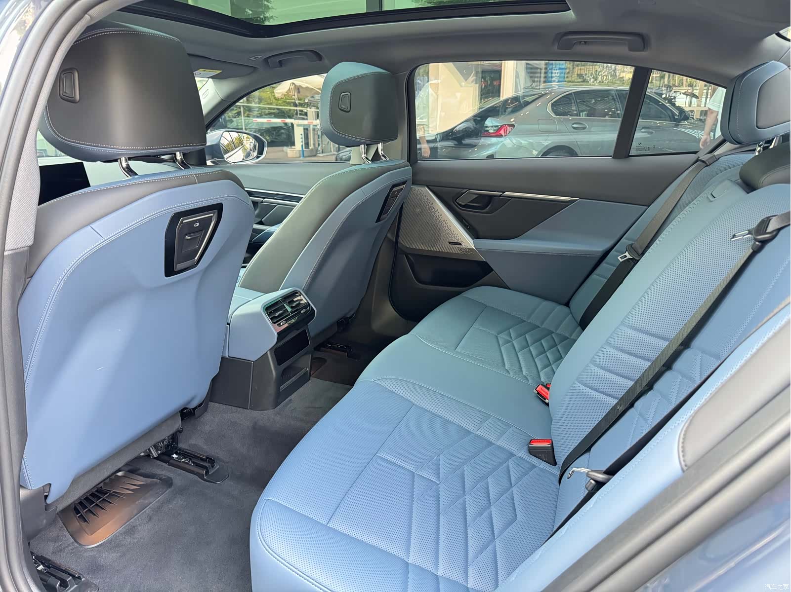 BMW i5, 2024 11