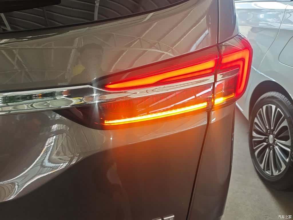 Buick GL8, 2023 8