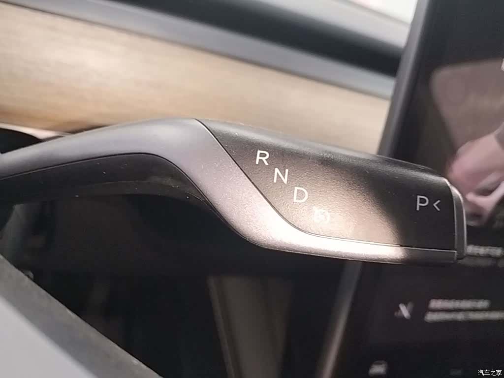 Tesla Model Y, 2023 14