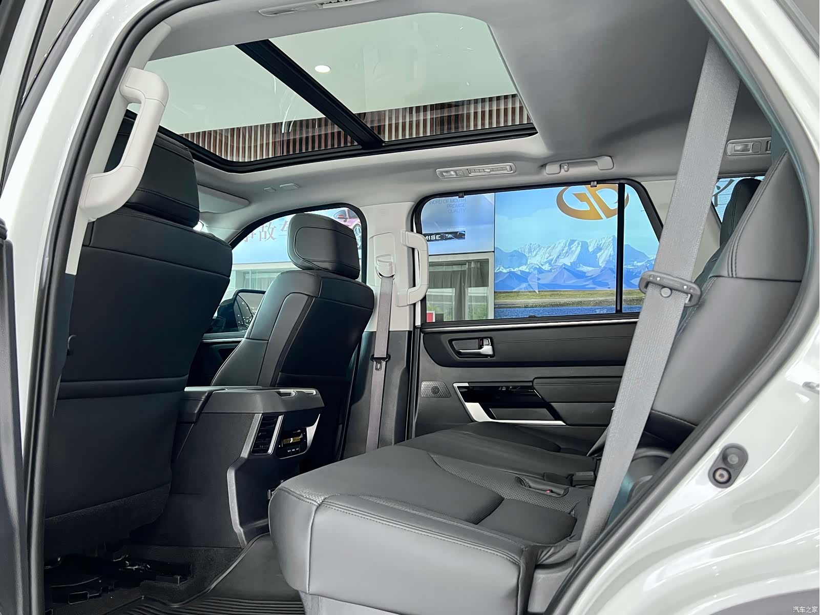 Toyota Sequoia, 2023 9
