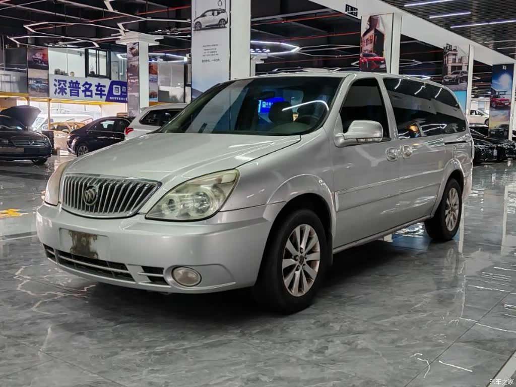 Buick GL8, 2013 1