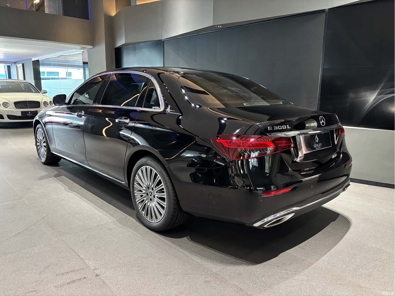 Mercedes-Benz E-Class, 2022 4