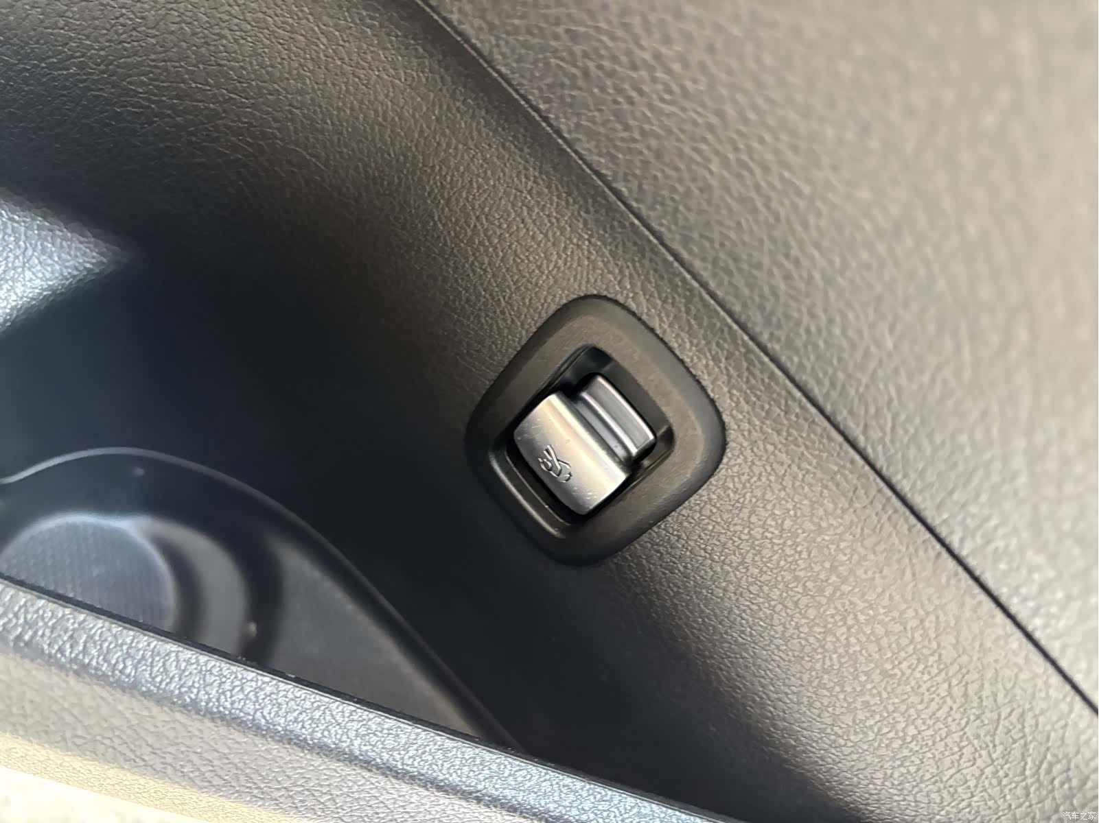 Mercedes-Benz C-Class, 2024 34