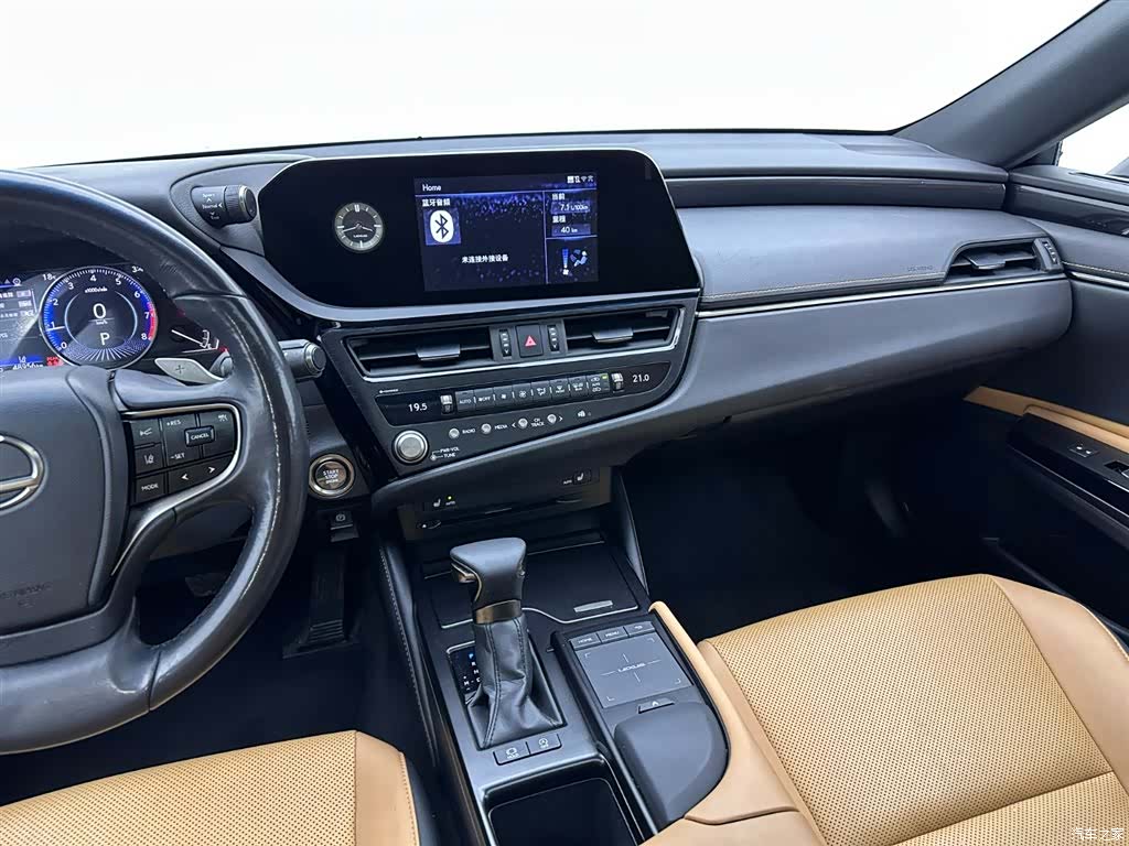 Lexus ES, 2022 15