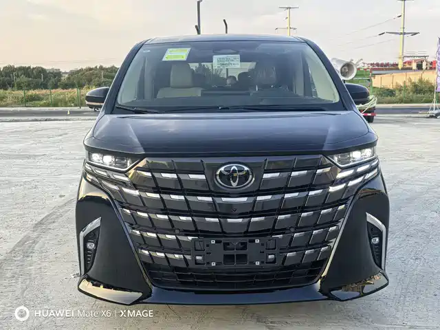 Toyota Alphard 2024 — купить из Китая под заказ