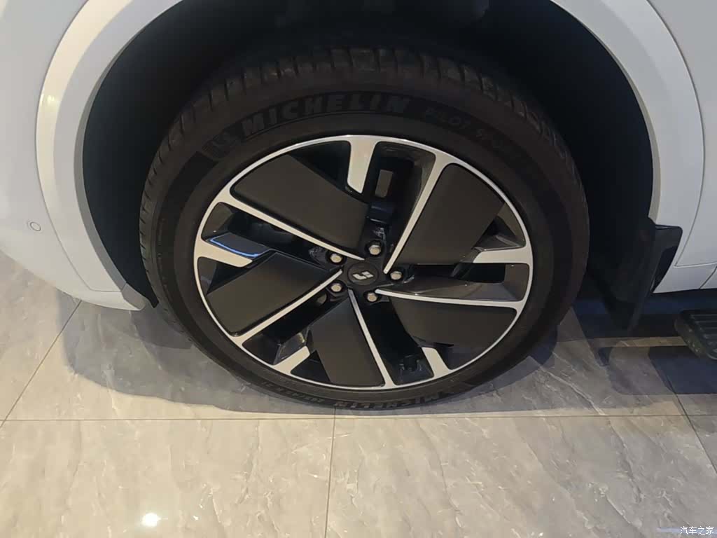 Li Auto L8, 2025 23
