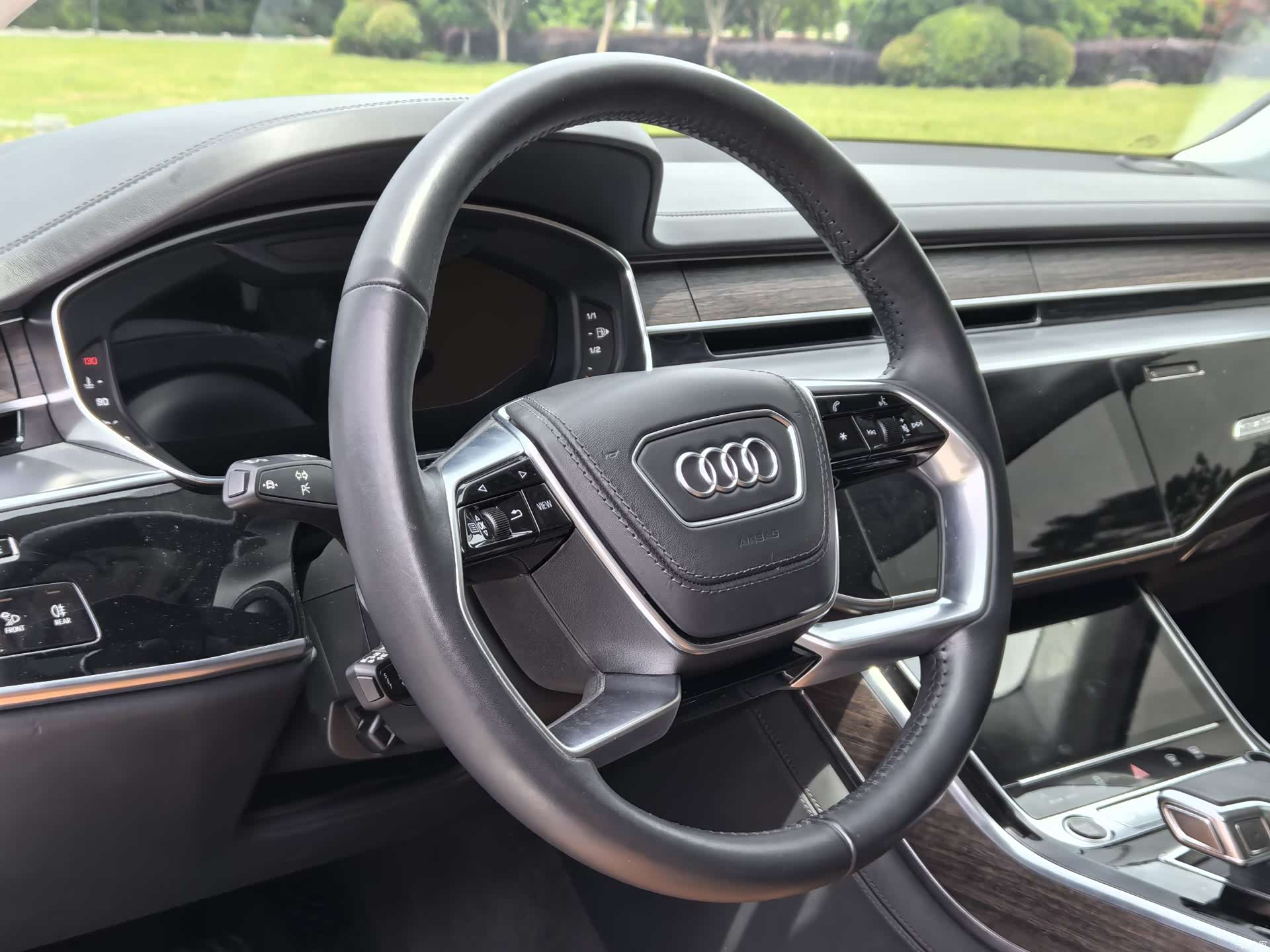 Audi A8L, 2022 9