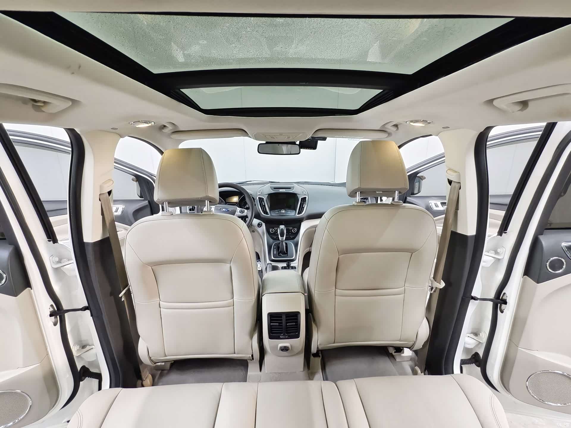 Ford Kuga, 2014 10
