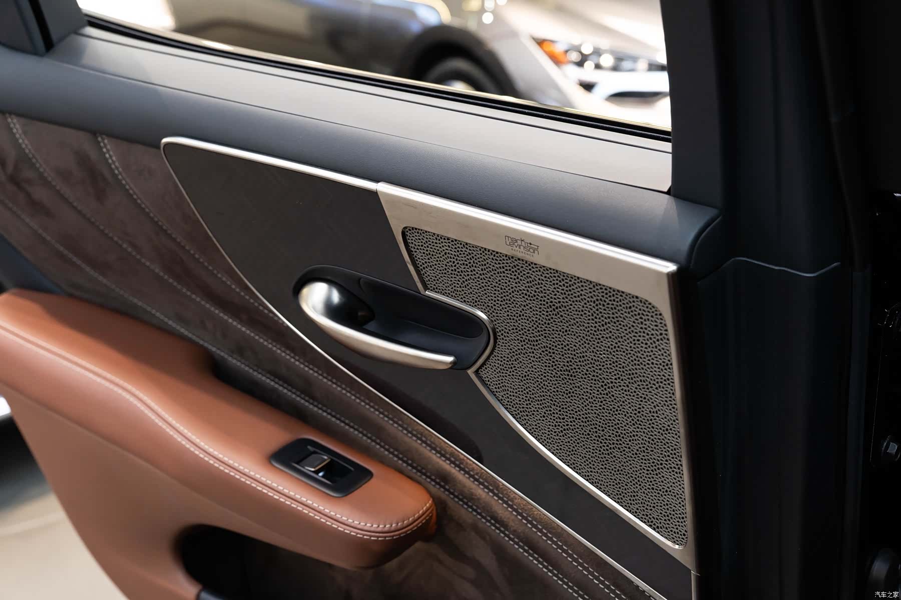 Lexus LS, 2019 18