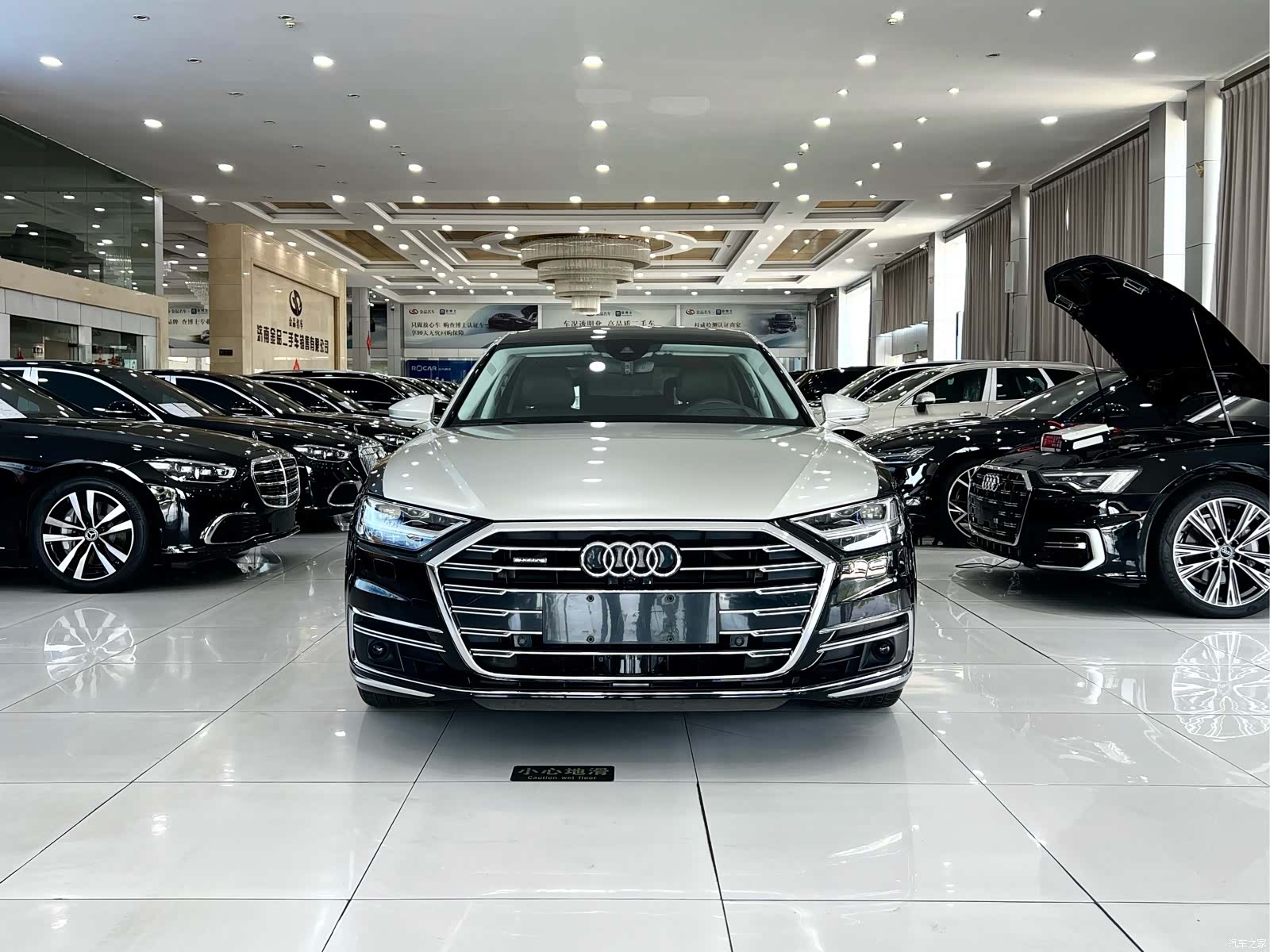 Audi A8L, 2021 3