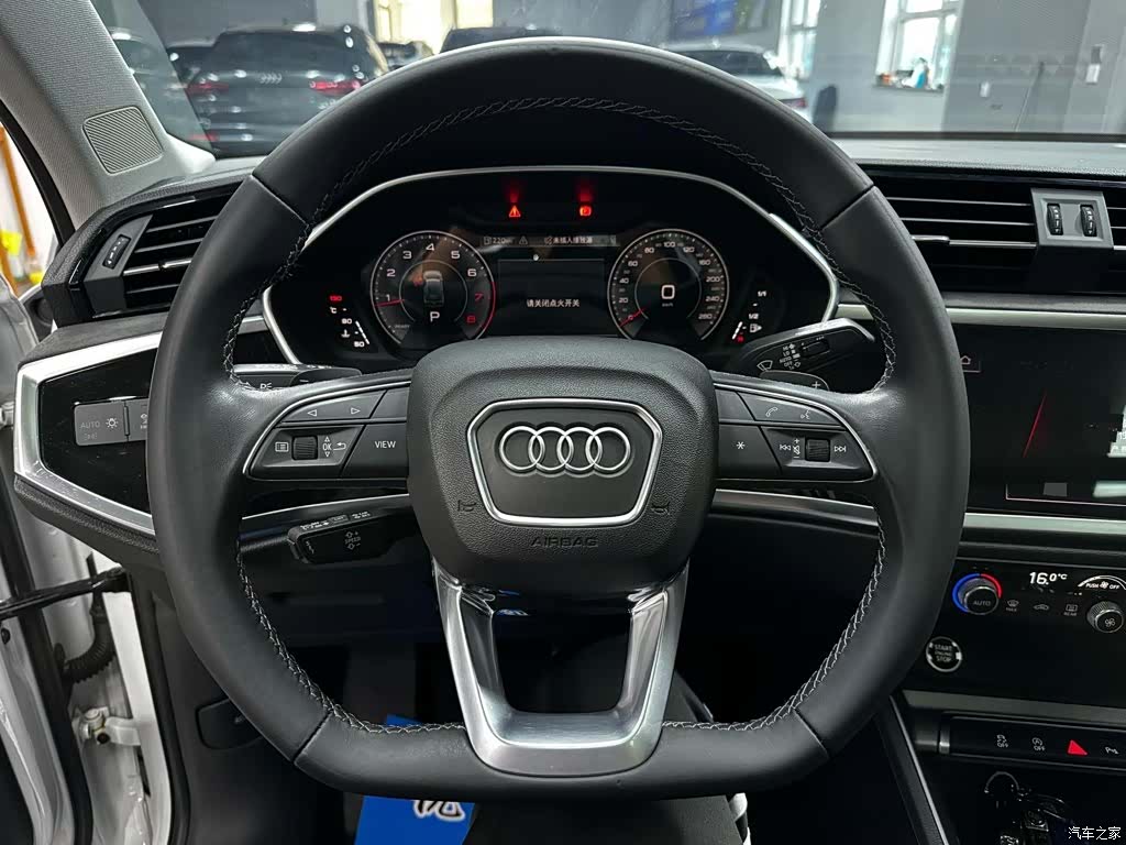 Audi Q3, 2022 13