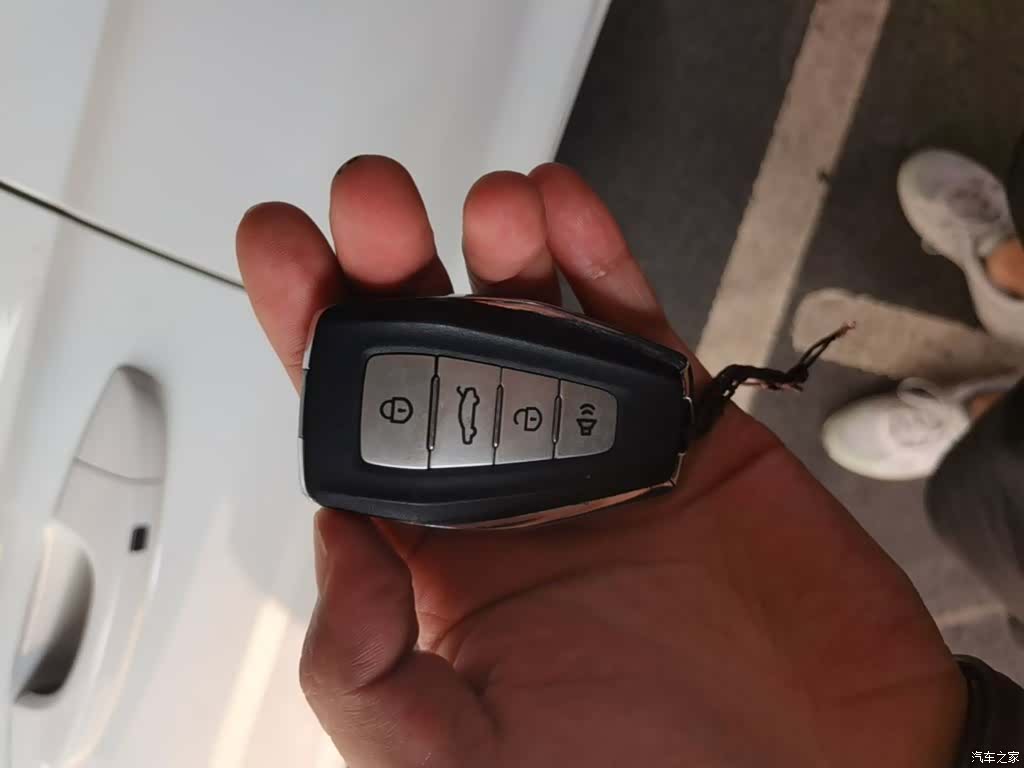 Geely Emgrand, 2022 9