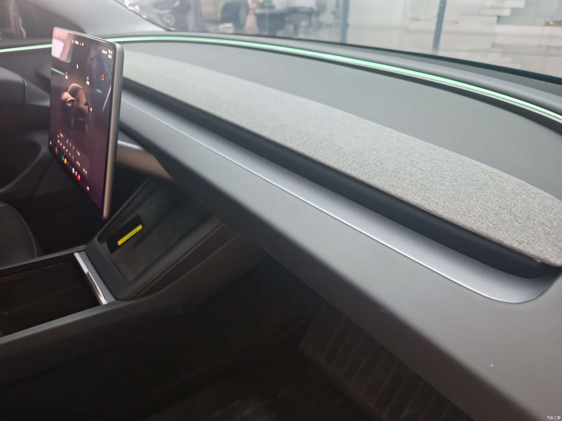 Tesla Model 3, 2024 12