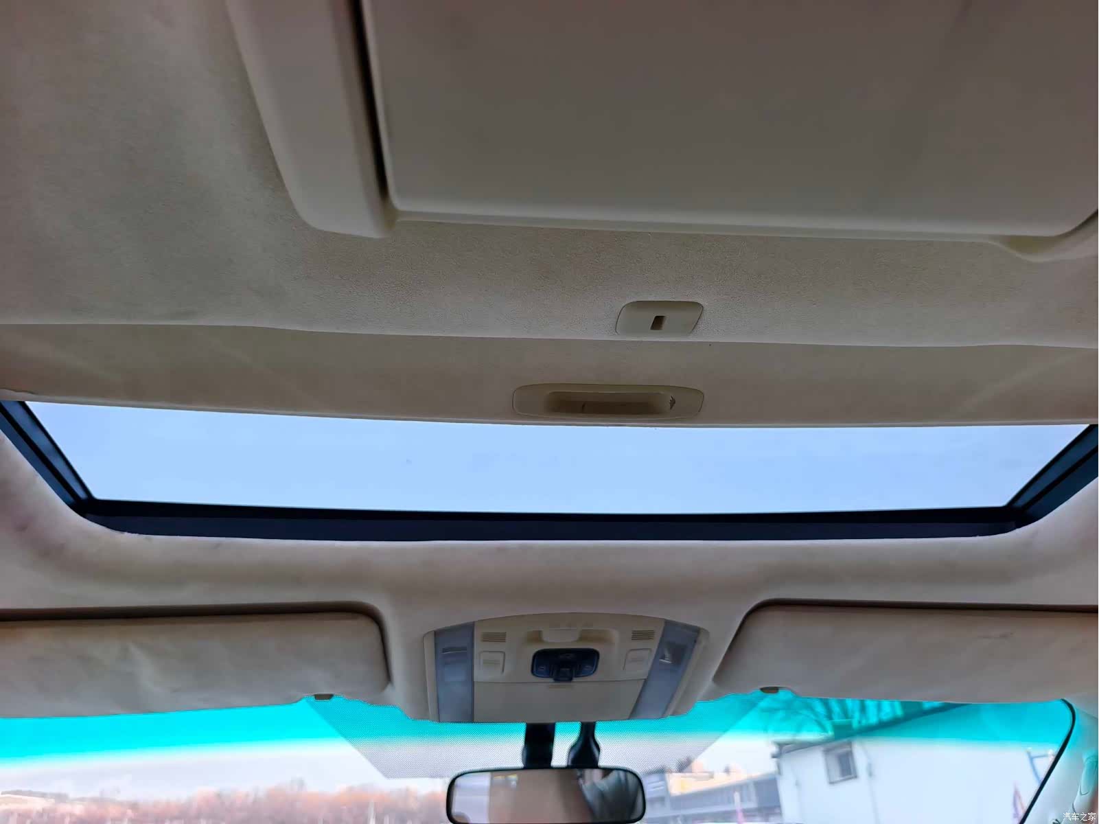 Toyota Alphard, 2011 10