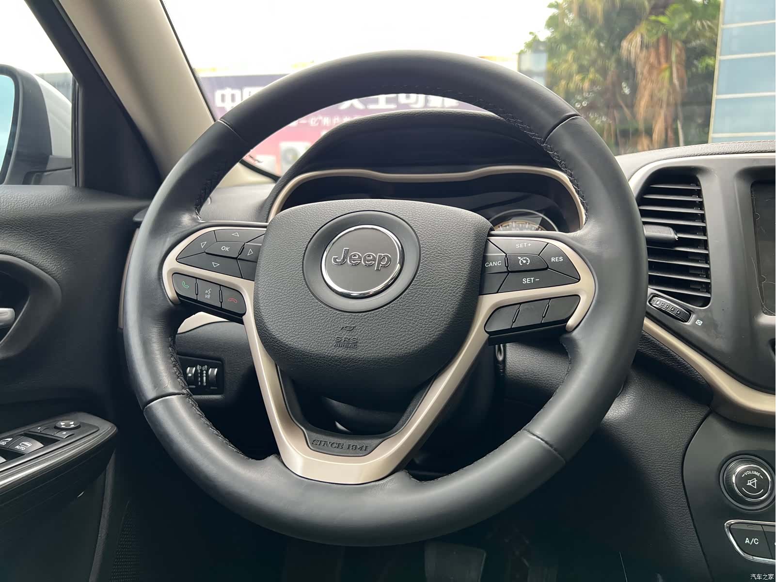 Jeep Cherokee, 2019 14