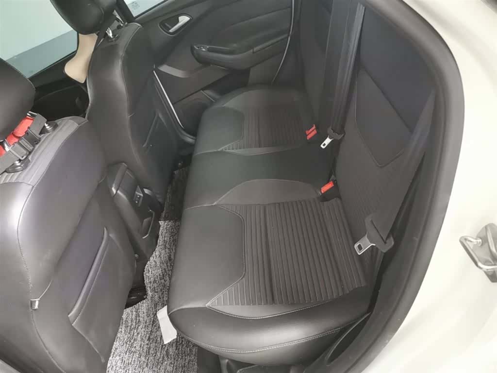 Ford Focus, 2017 15