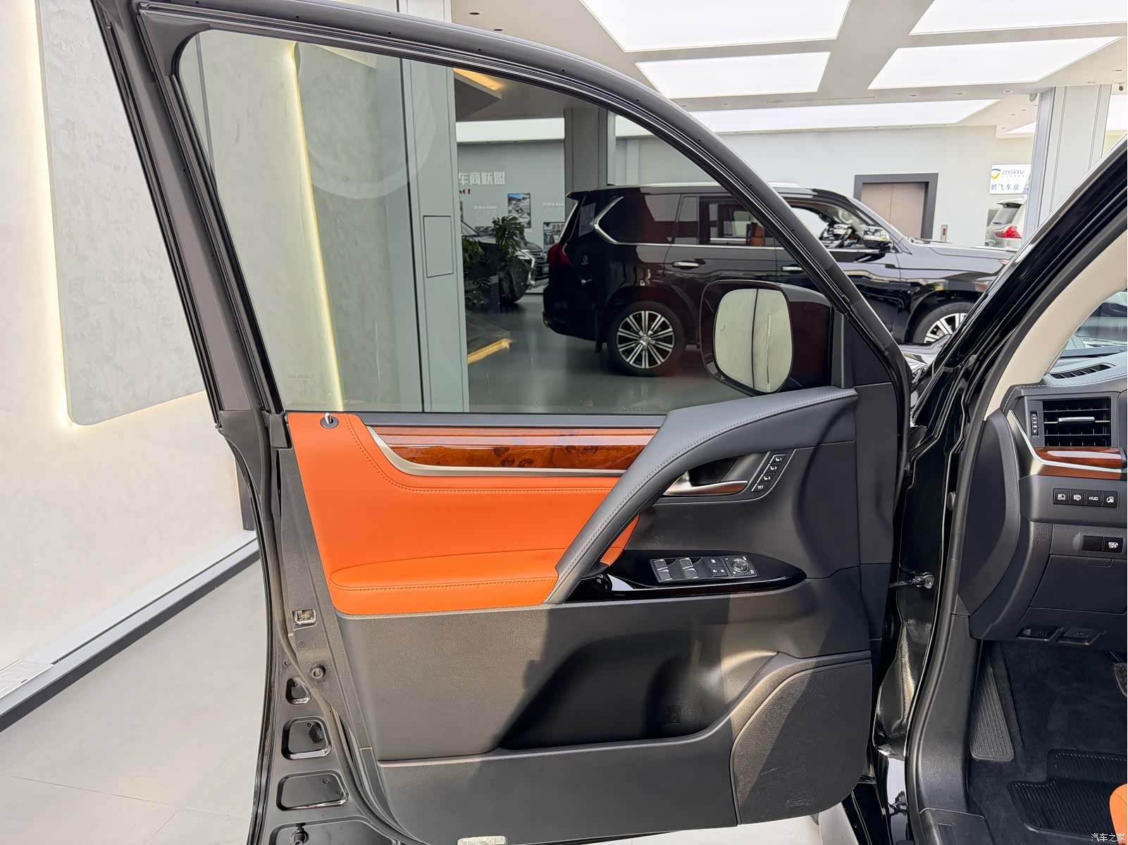 Lexus LX, 2017 11