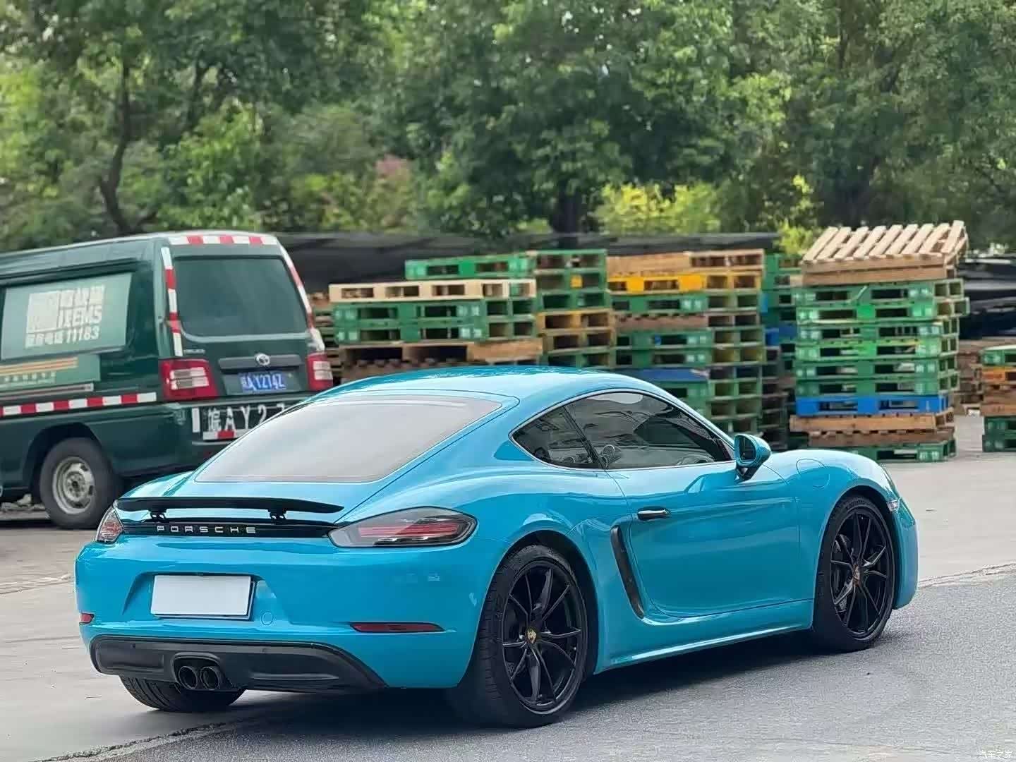 Porsche Cayman, 2018 все фото