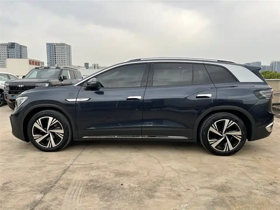 Volkswagen ID.6 CROZZ