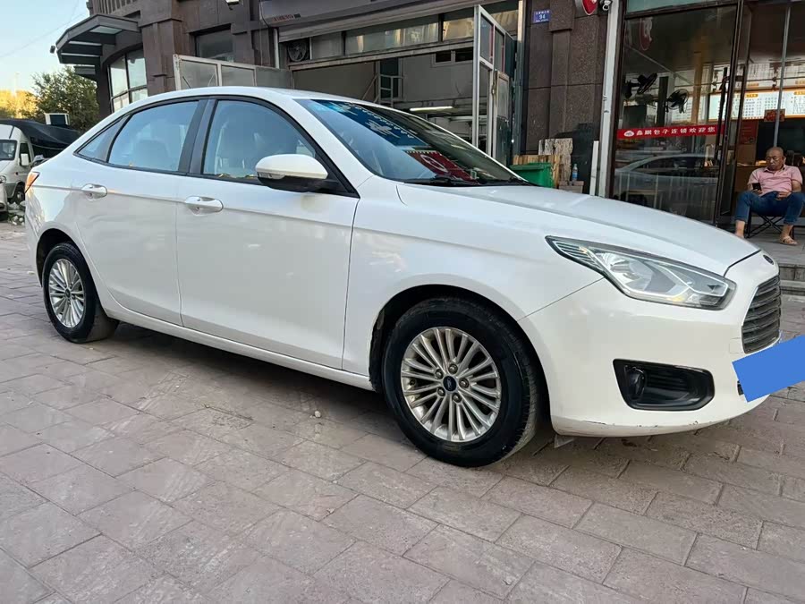 Ford Focus 2016, фото 3