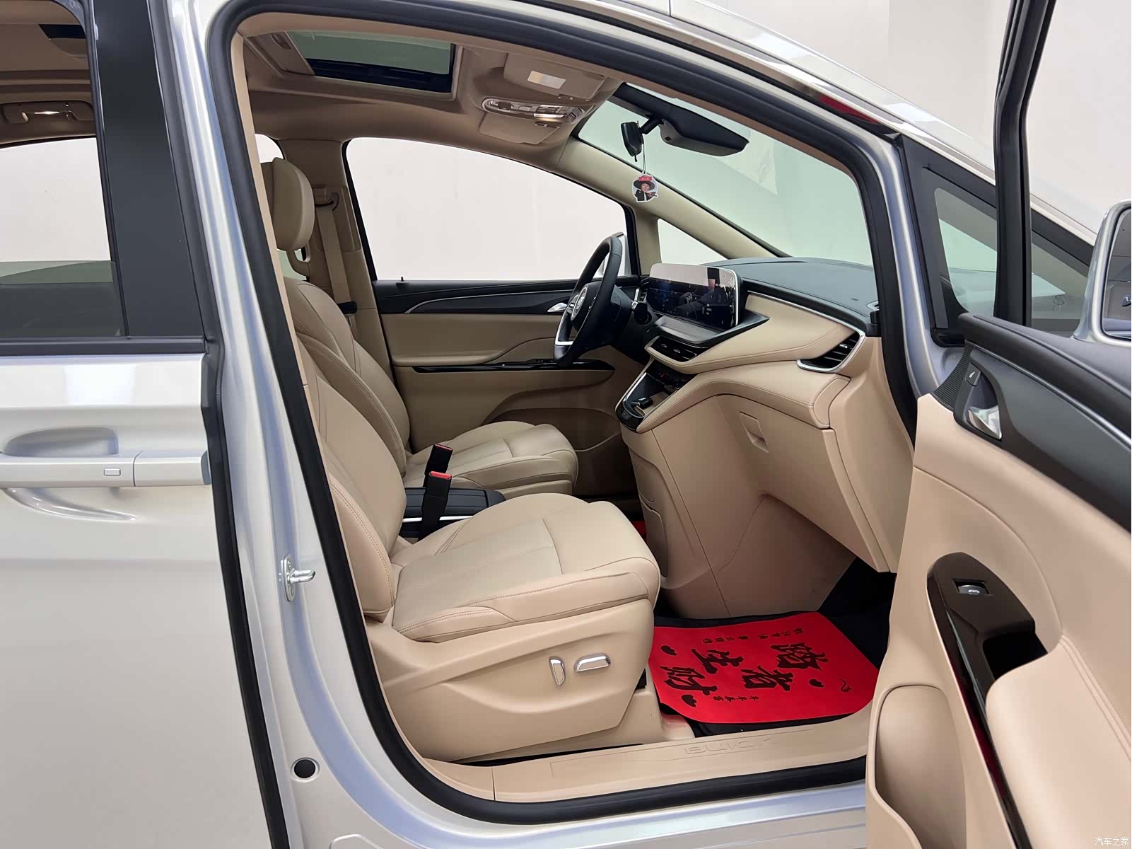 Buick GL8, 2025 30