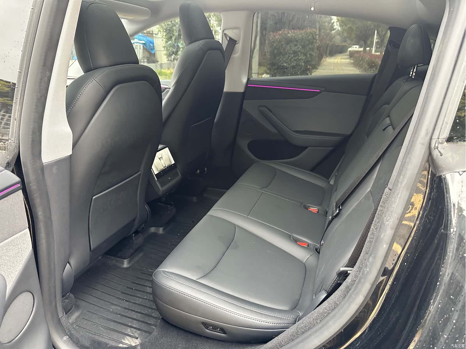 Tesla Model Y, 2025 7
