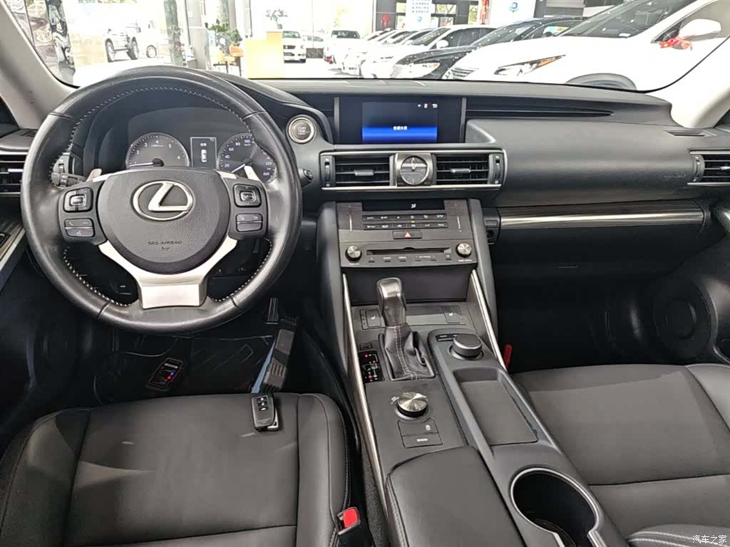Lexus IS, 2019 10