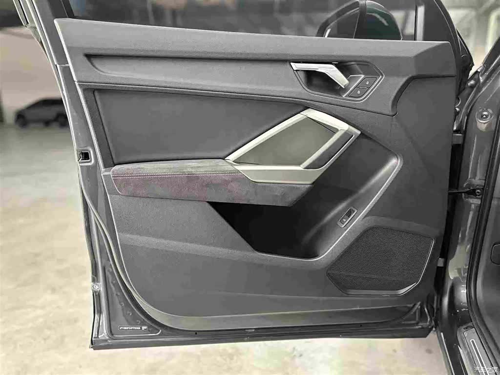 Audi Q3, 2023 17