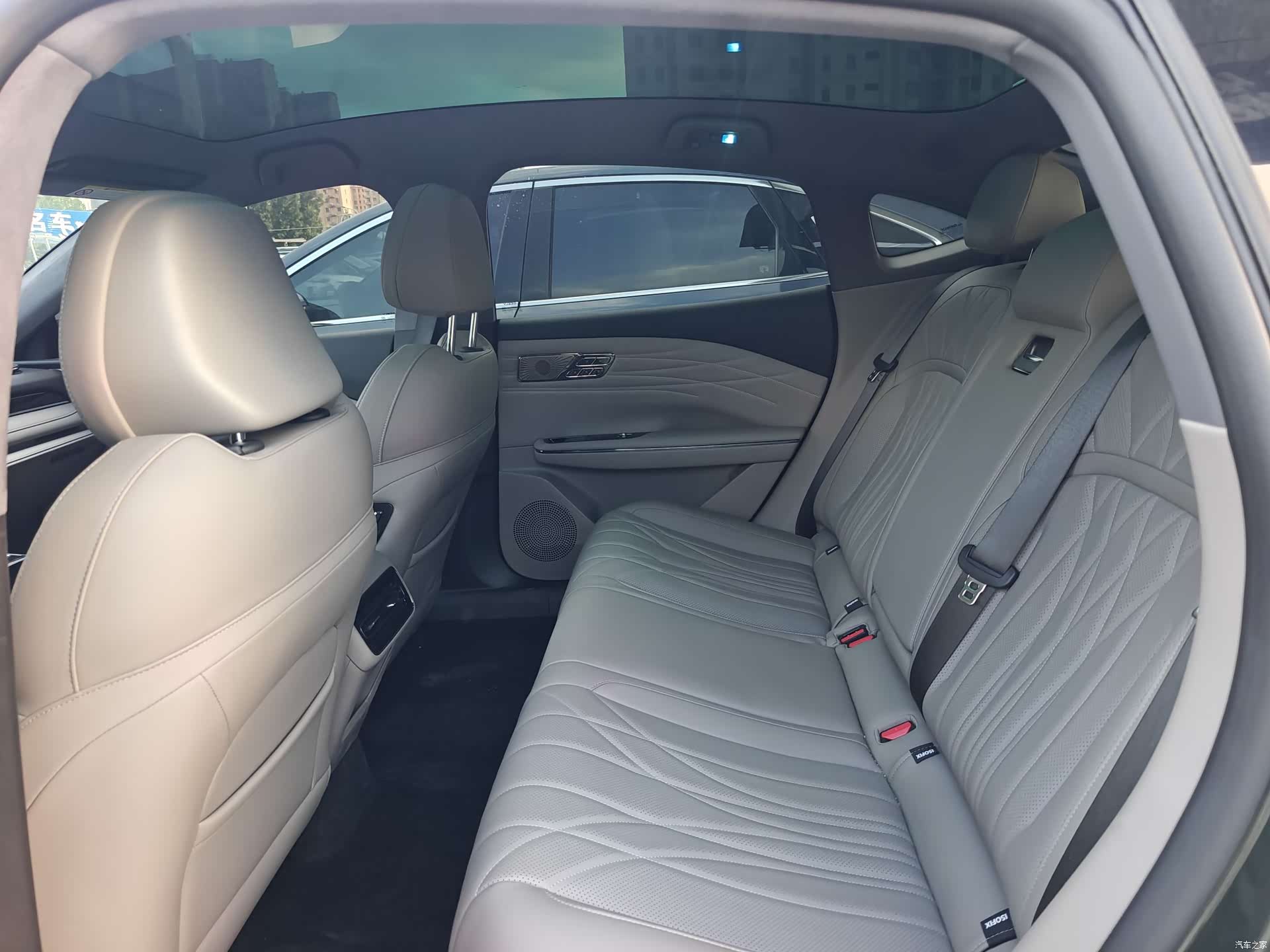 Geely 8, 2025 11