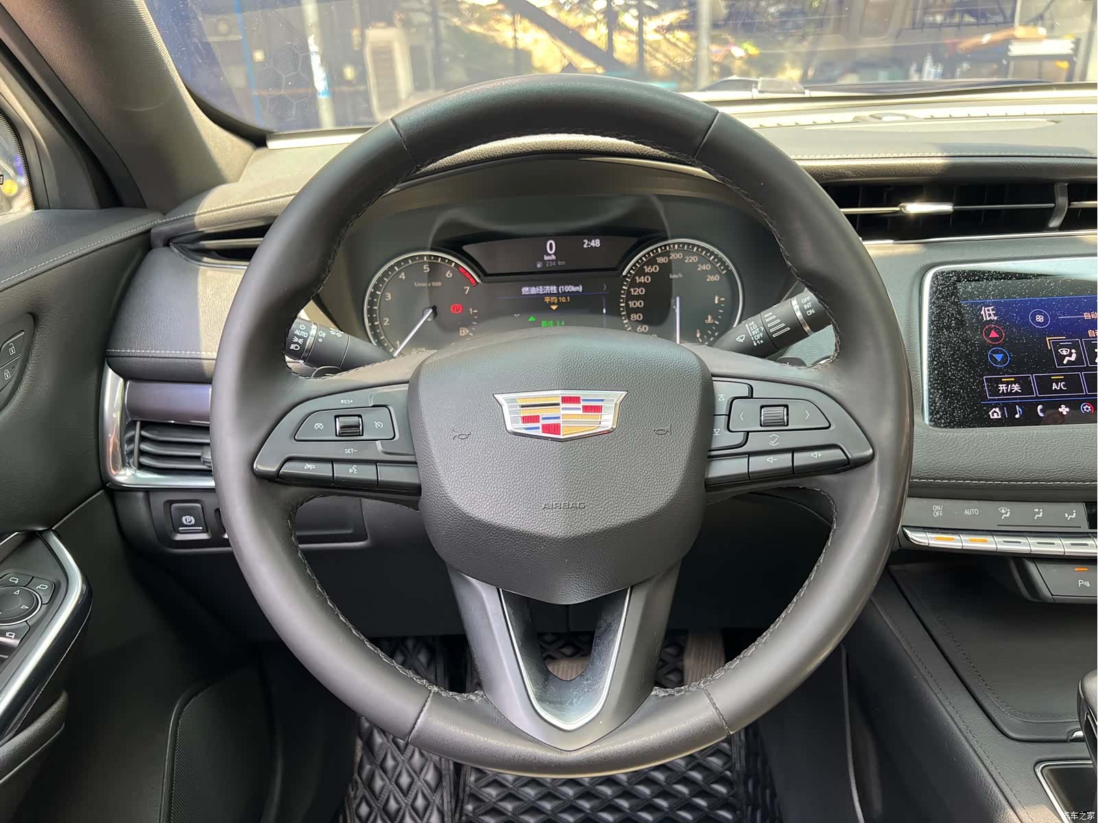 Cadillac XT4, 2019 12
